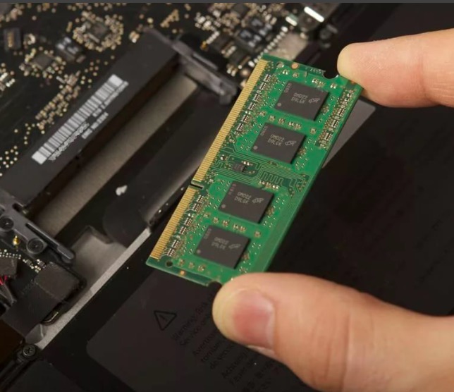 Замена оперативной памяти на ноутбуке в Железногорске