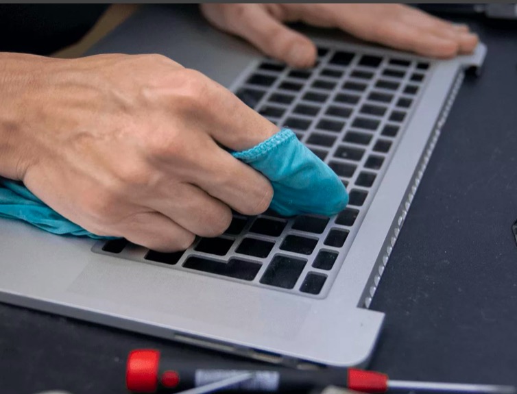 Ремонт ноутбука после залития в Железногорске