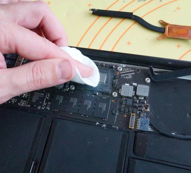 Чистка макбук от пыли в Железногорске Чистка макбук от пыли